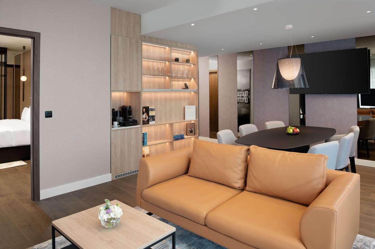 Radisson Blu Hotel, Cluj Exteriör bild A suite at the hotel